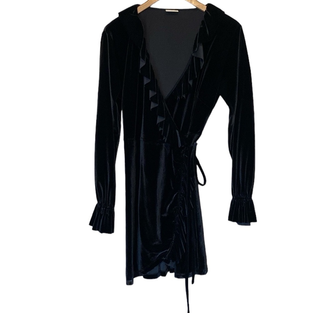 SUKI SO Long Sleeve Short Black Ruffle Velvet Wrap V-Neck Dress XL